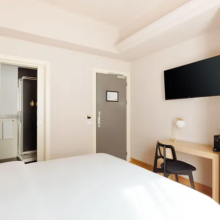 The Couper Piazza Di Spagna